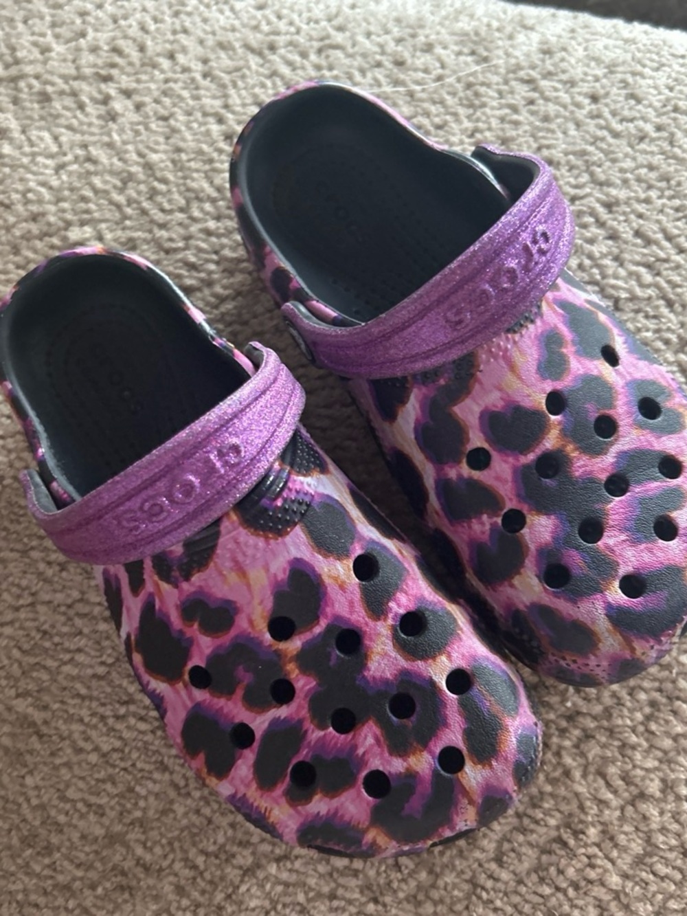 CROCS Kids Clog in Pink and Black Leopard Print